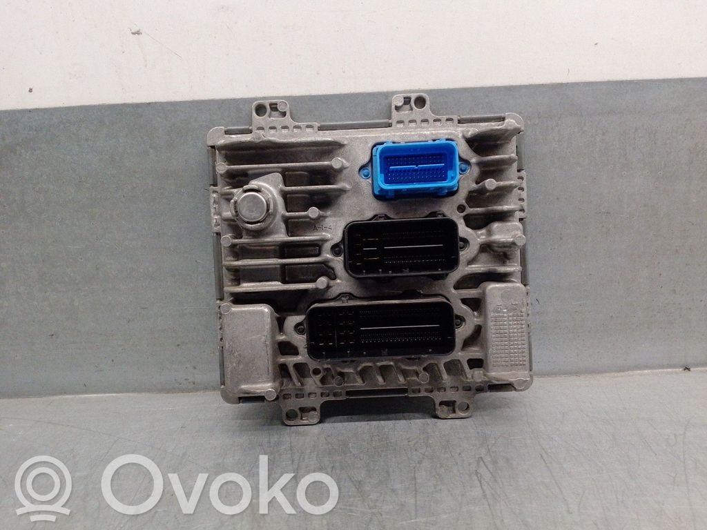 Opel Zafira C Engine control unit/module 