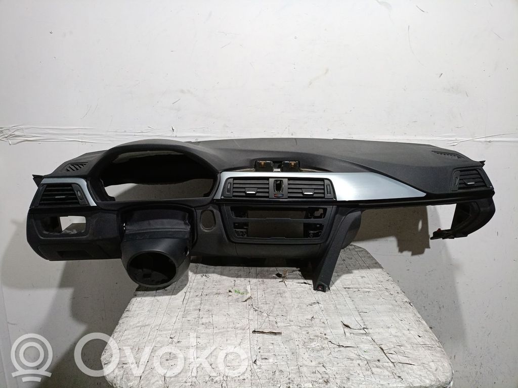 BMW 3 F30 F35 F31 Kojelauta 