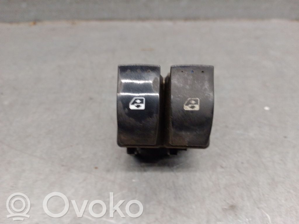 Renault Trafic II (X83) Electric window control switch 