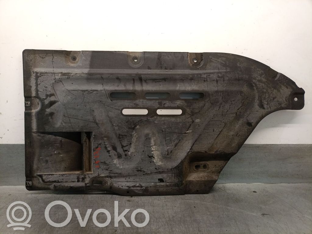 Placa protectora/protector antisalpicaduras motor   51757059388,51757059388,74850610