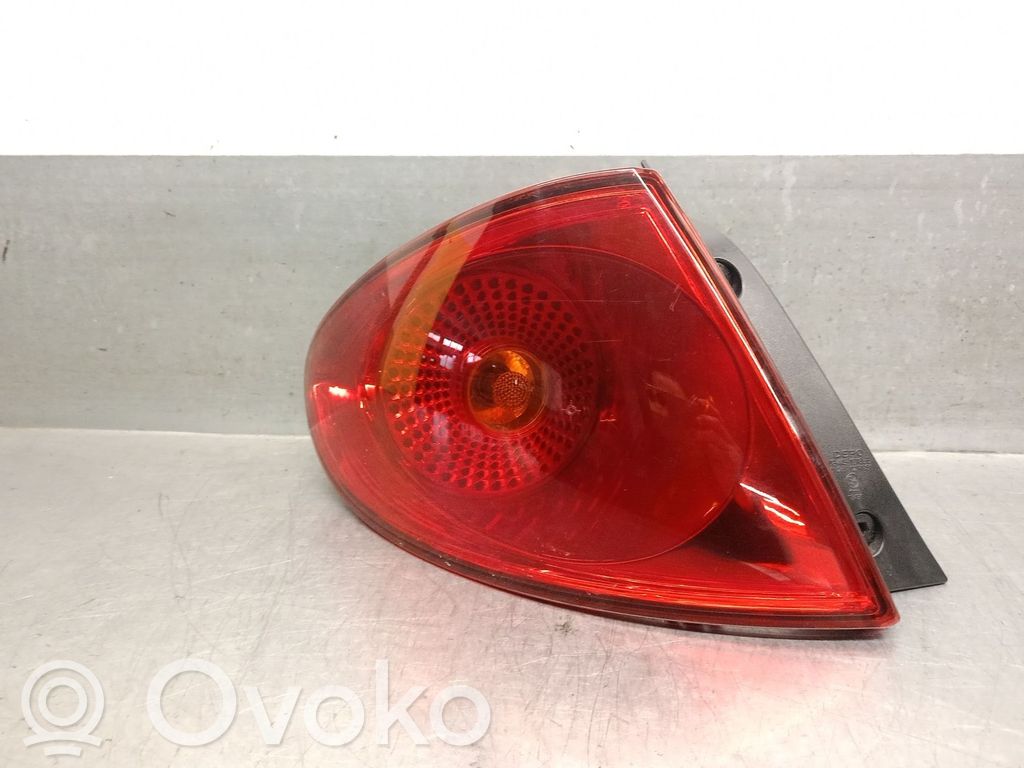 Seat Toledo II (1M) Aizmugurējais lukturis virsbūvē 