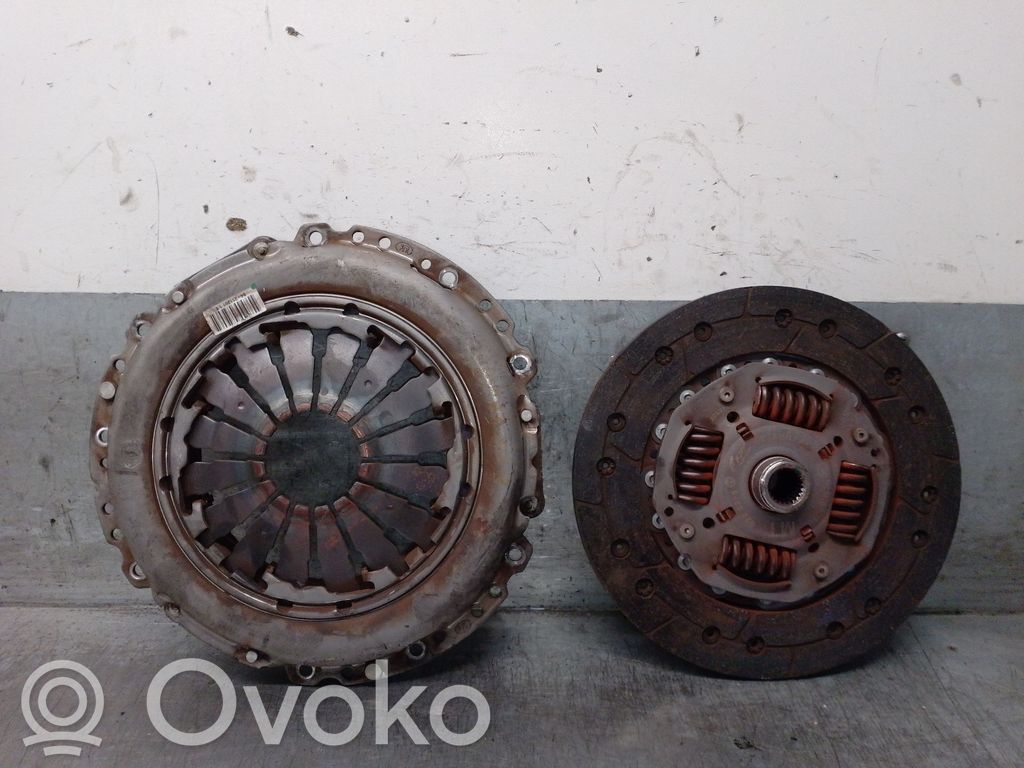 Opel Corsa D Juego de embrague 