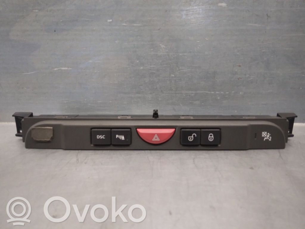 Land Rover Discovery 3 - LR3 Interruttore luci di emergenza 