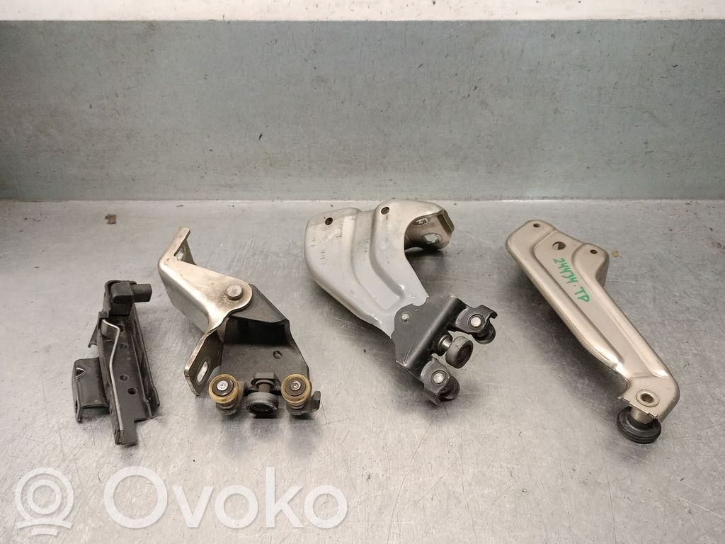 Dacia Dokker Guida/cerniera superiore del rullo del portellone scorrevole 