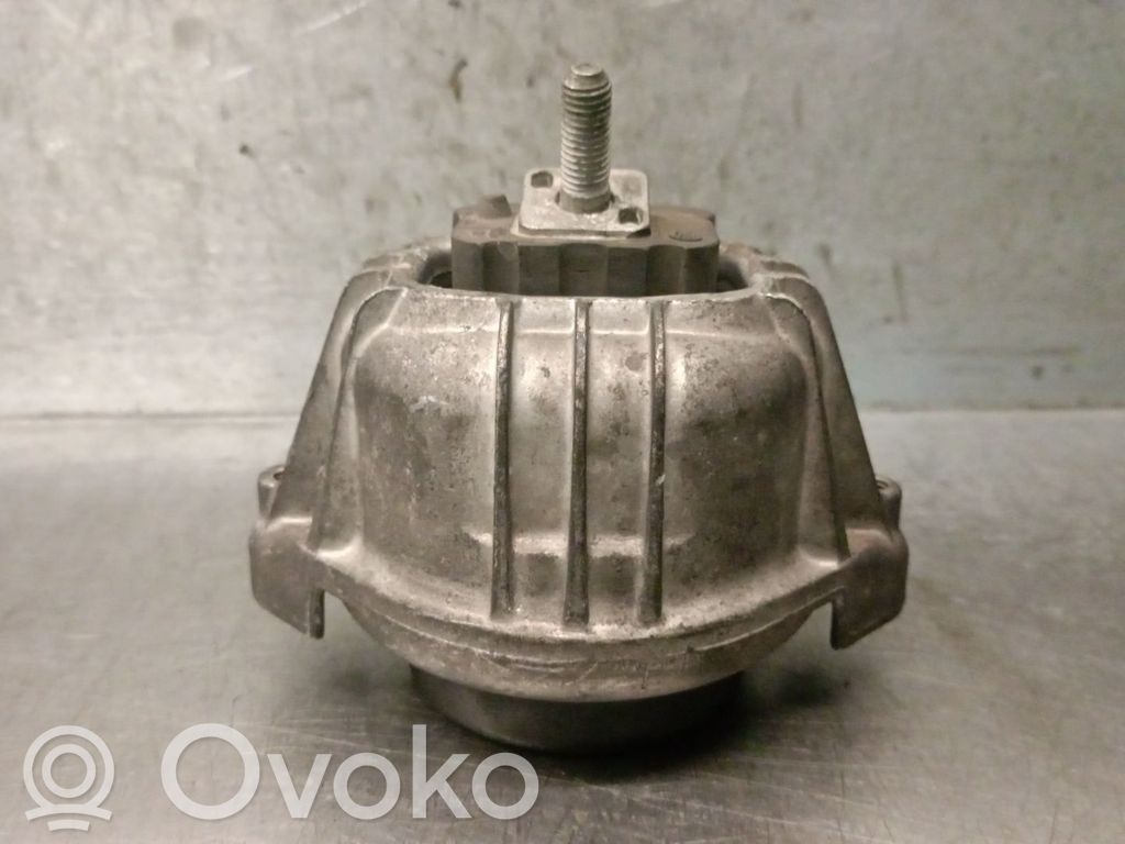 BMW 3 E90 E91 Engine mount bracket 