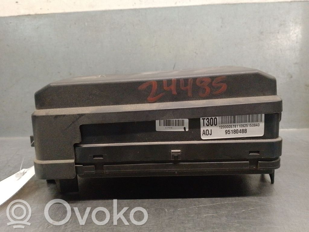 Chevrolet Aveo Drošinātāju kaste (komplekts) 