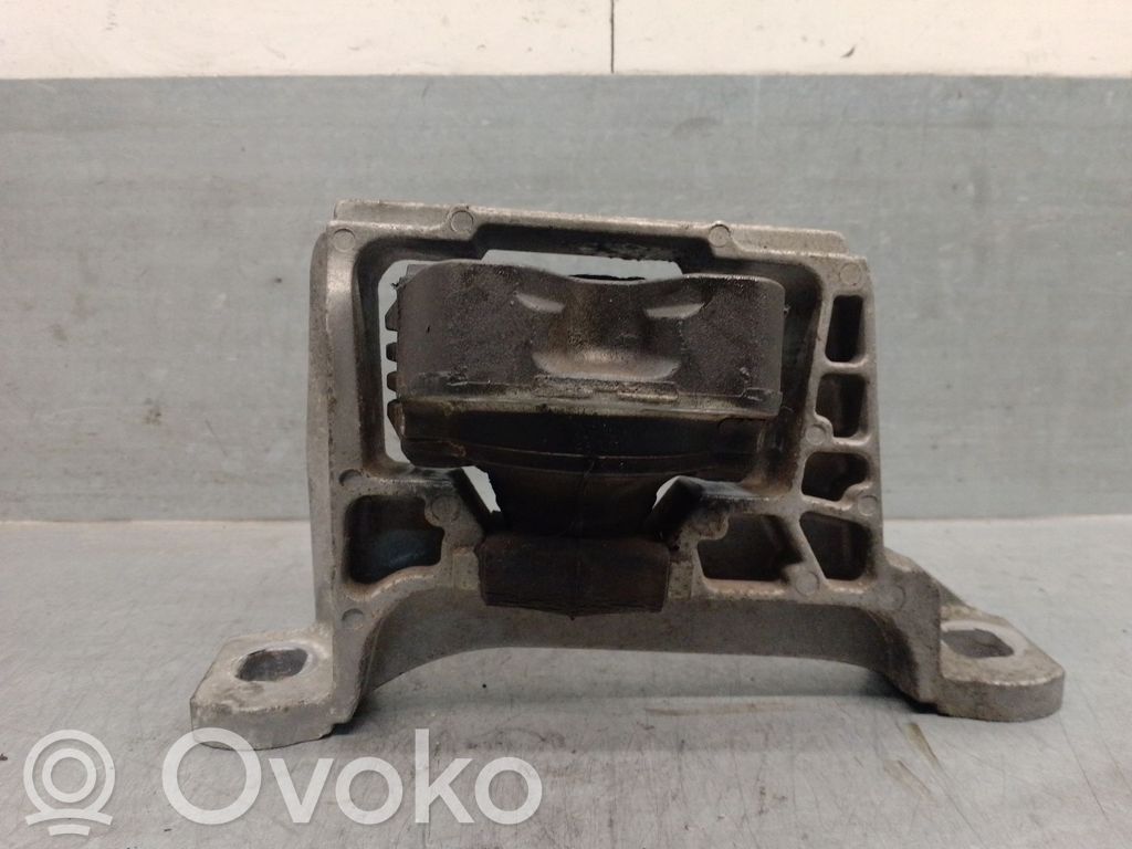 Ford Focus Engine mount bracket 