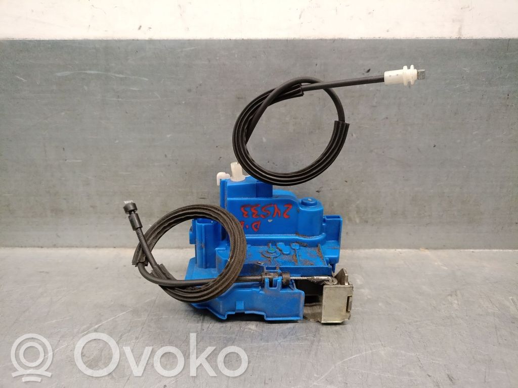 Fiat 500L Zamek drzwi przednich 