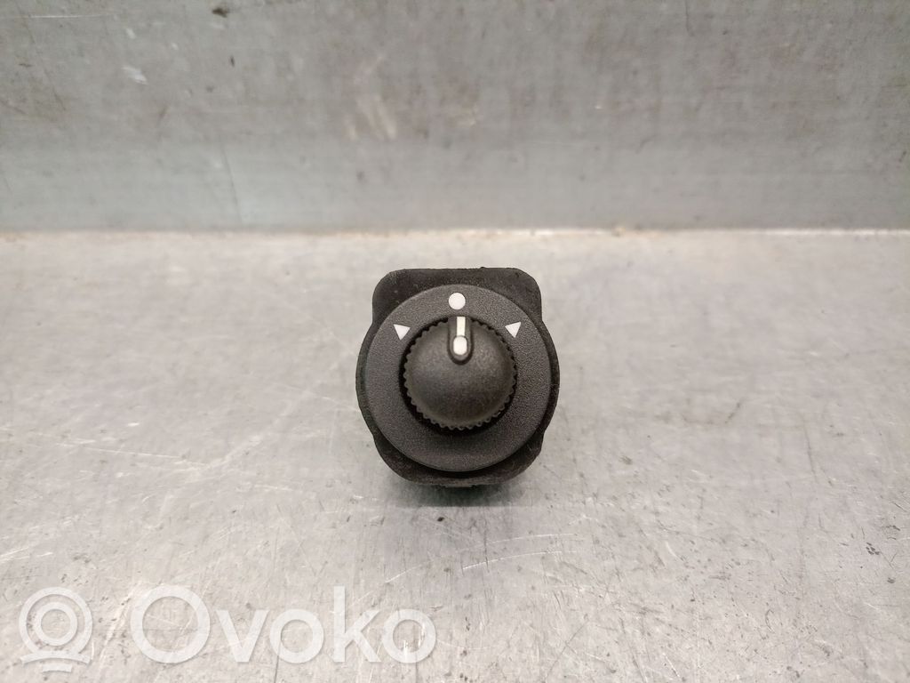 Fiat 500L Interruptor del espejo lateral 
