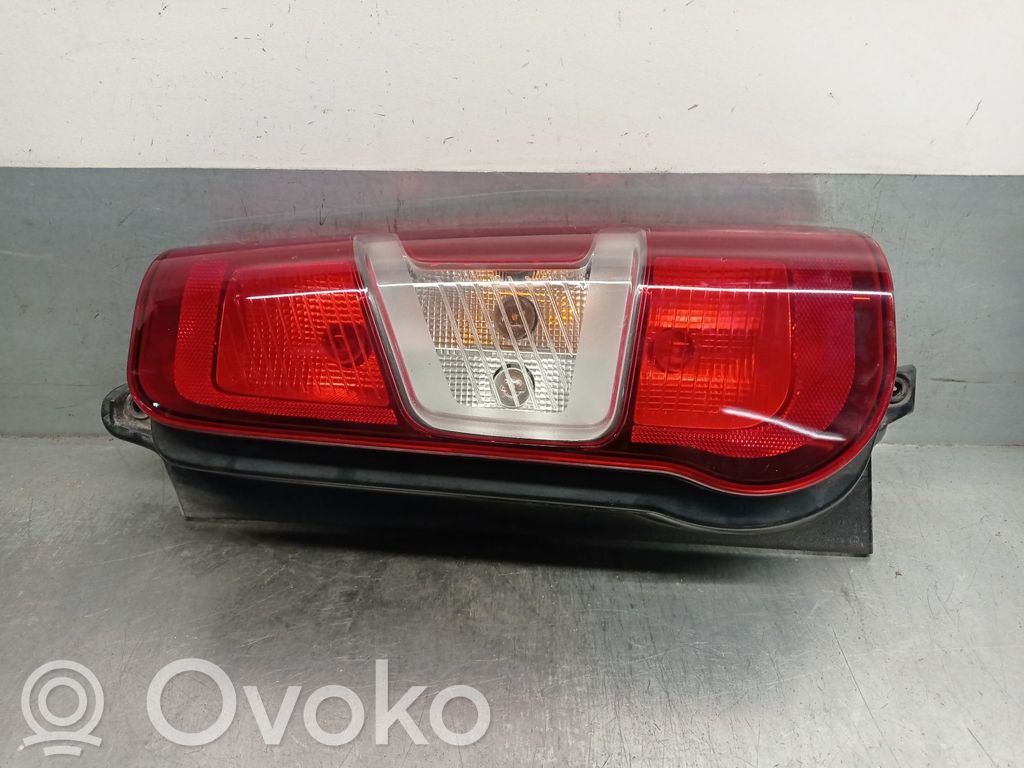 Opel Combo E Lampa tylna 