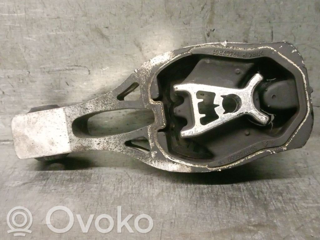 Soporte de montaje del motor   9811786680