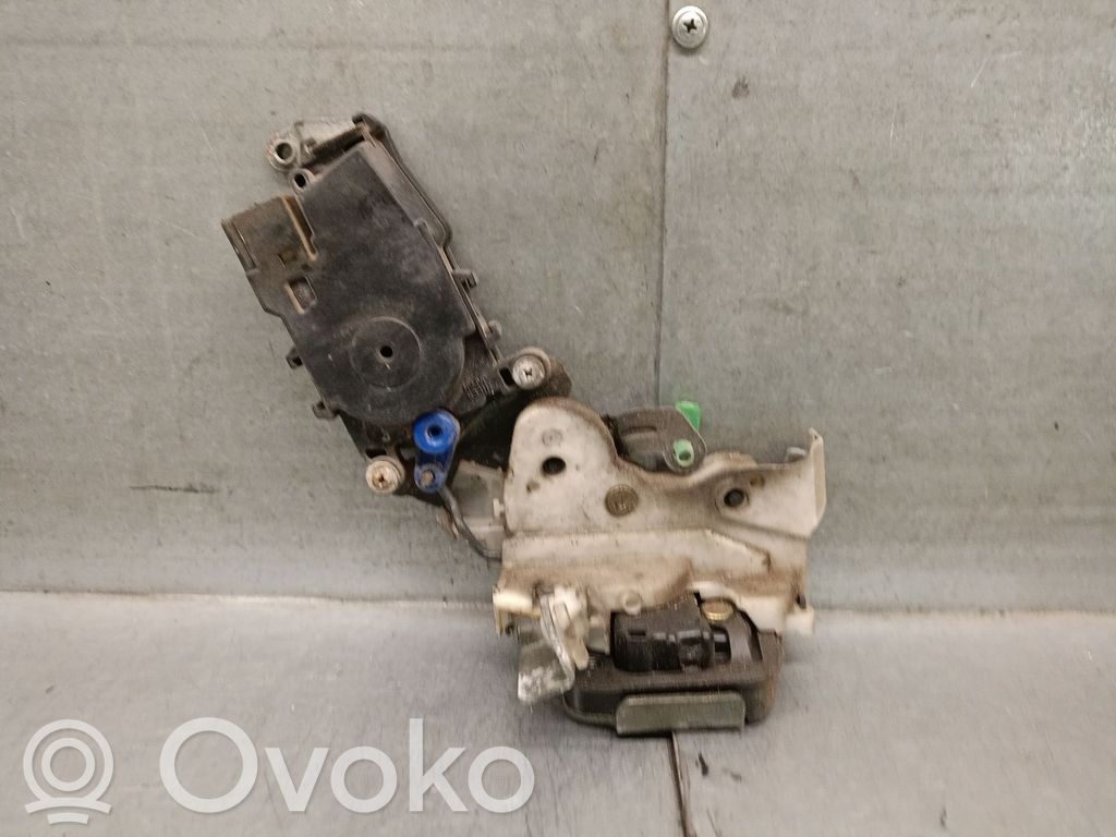 Zamek drzwi tylnych   63318FA010,63318FA010