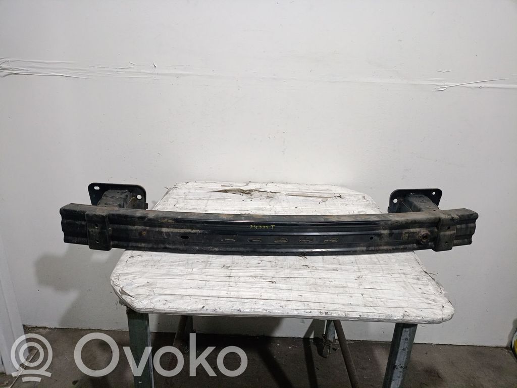 Ford Kuga II Etupuskurin kannake 