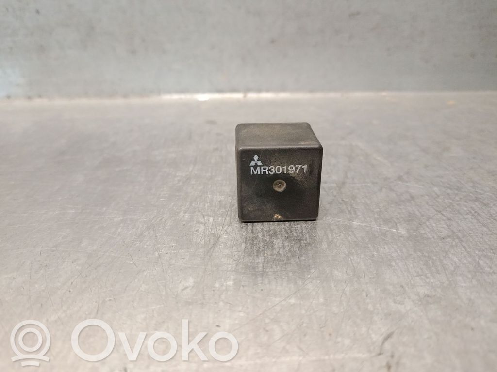 Mitsubishi Montero Módulo de fusible 