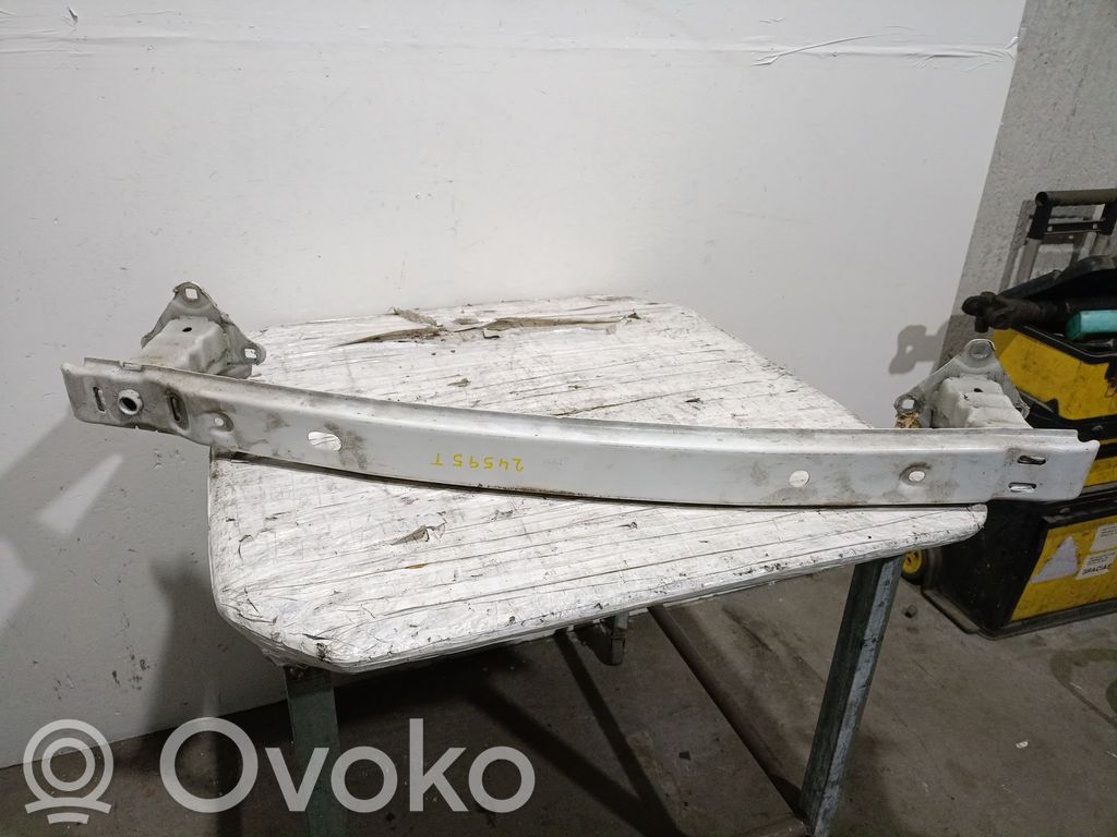 Front bumper mounting bracket   HM01