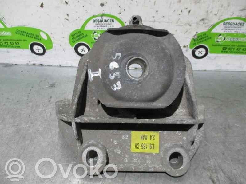 Fiat Bravo Engine mount bracket 