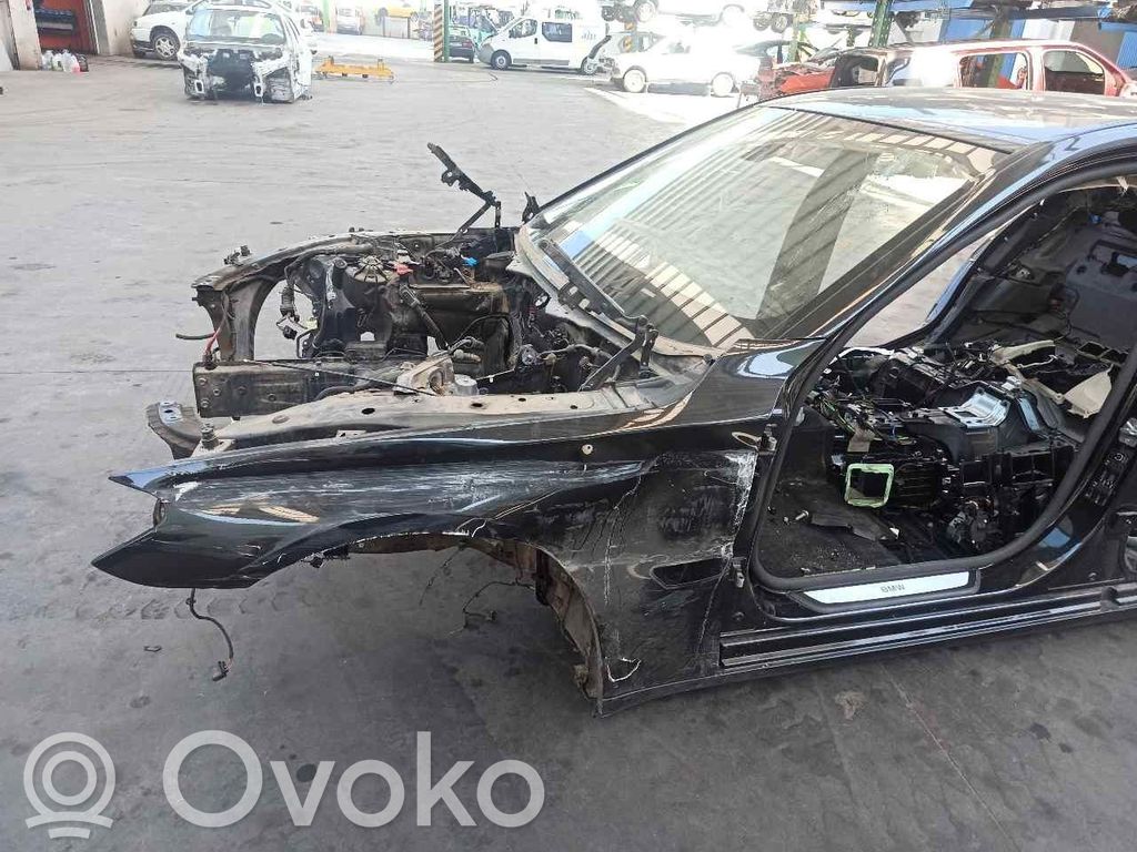 BMW 7 F01 F02 F03 F04 Soporte del parachoques delantero 