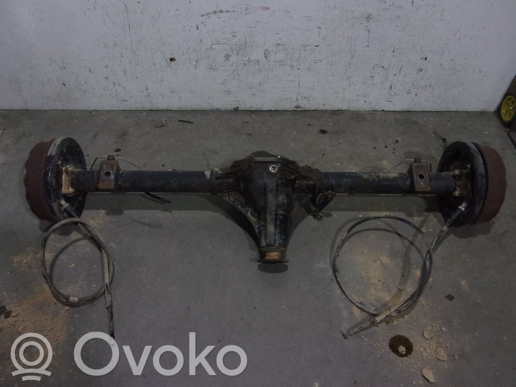 Nissan Serena Belka osi tylnej z reduktorem 