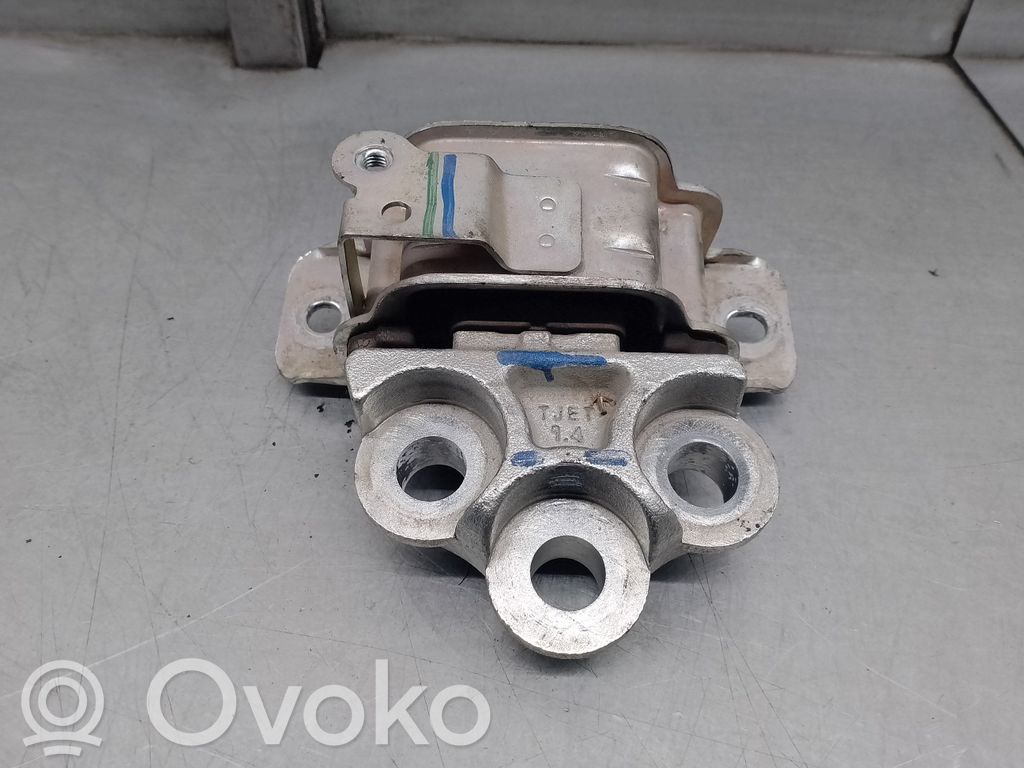 Fiat Tipo Engine mount bracket 