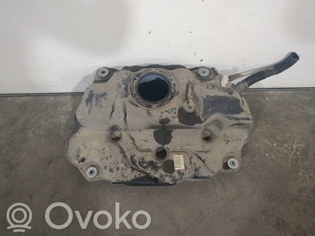 Toyota Yaris Zbiornik paliwa