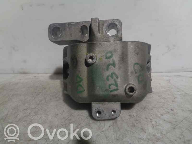 Volkswagen Golf SportWagen Engine mount bracket 