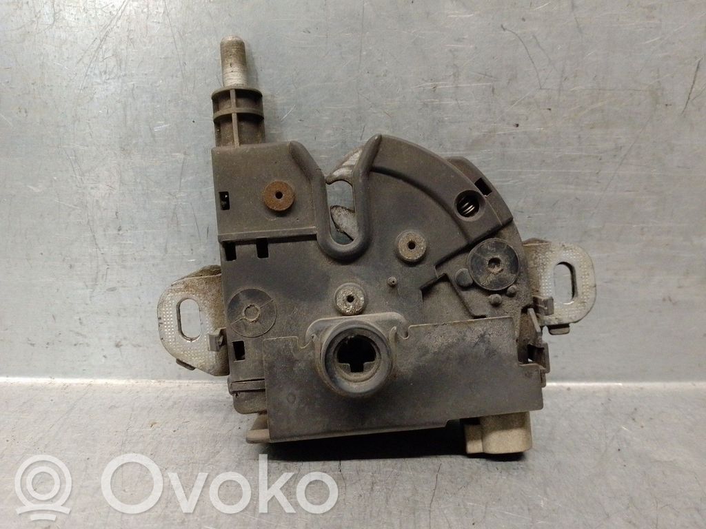 Ford Focus Tie down hook / loop 