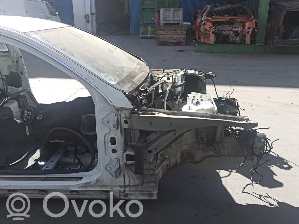 Mercedes-Benz C W204 Soporte del parachoques delantero 