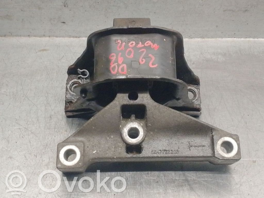 Citroen C2 Engine mount bracket 