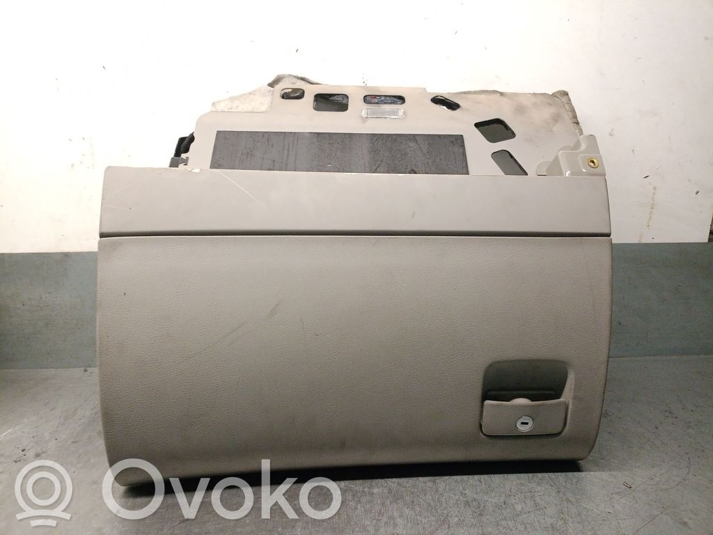 Audi A8 S8 D3 4E Boite à gants 