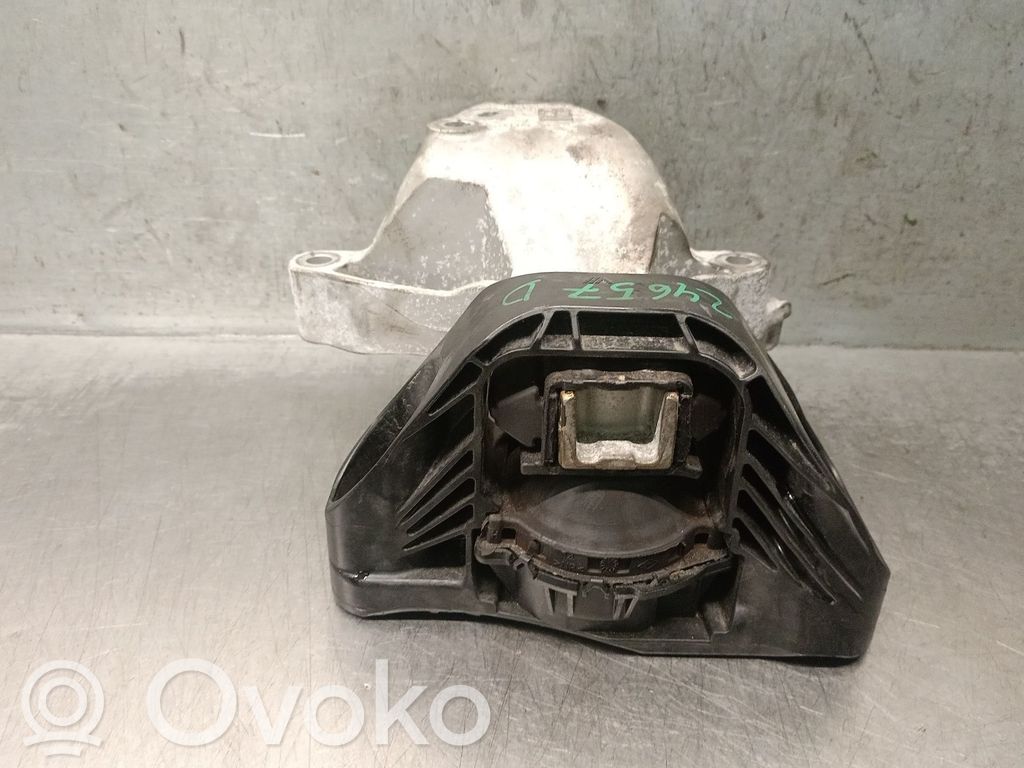 Renault Arkana Engine mount bracket 