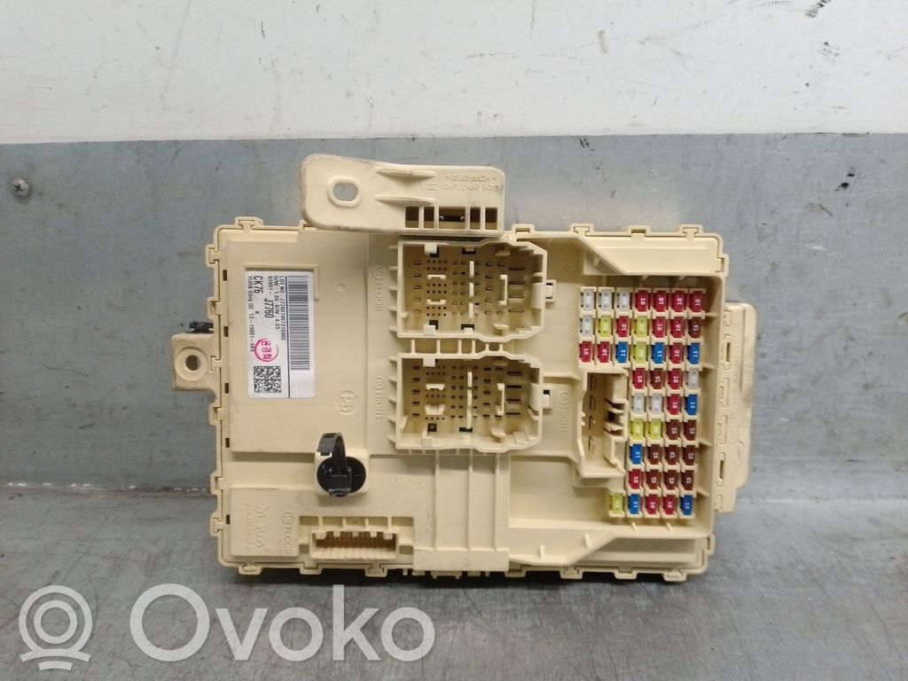 KIA Xceed Juego de caja de fusibles 