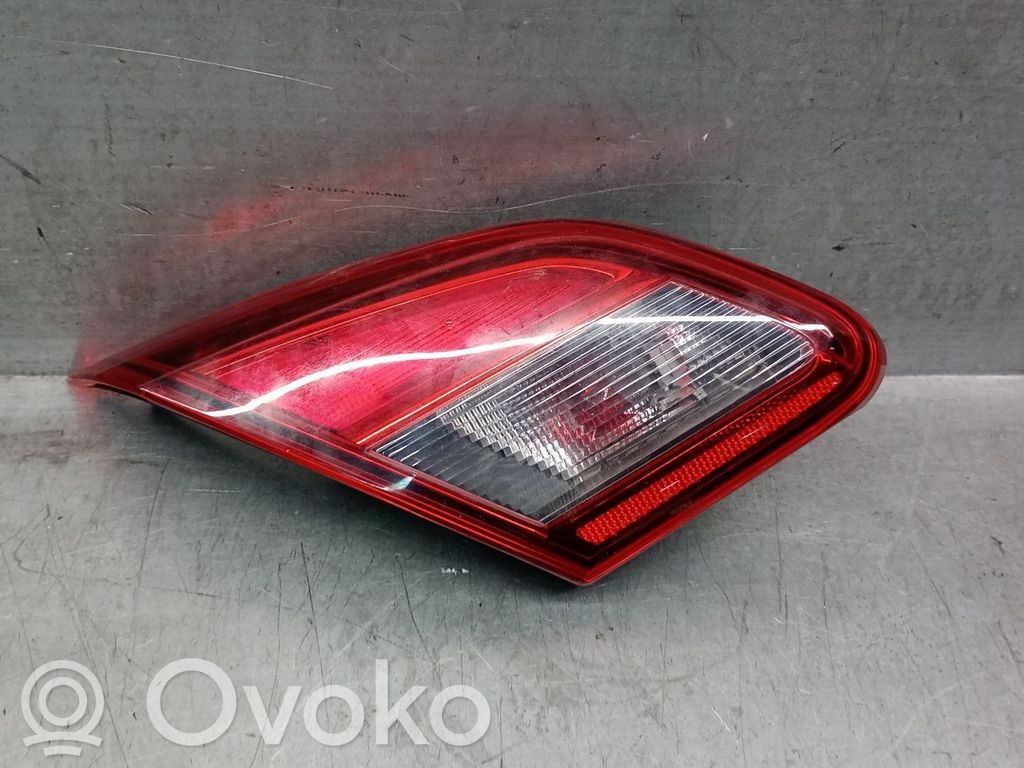 Opel Corsa E Aizmugurējais lukturis virsbūvē 