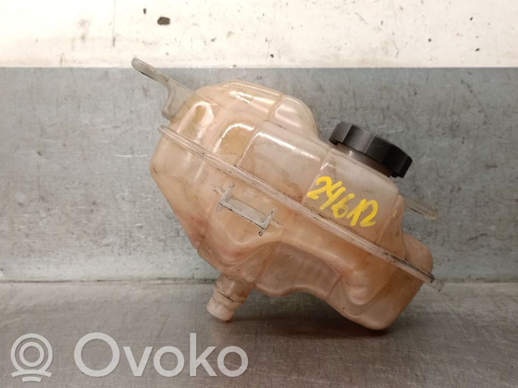 Opel Corsa E Kuro išsiplėtimo bakelis 