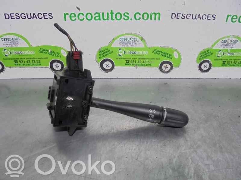 Interruptor de control del panel de luces   04685711AA