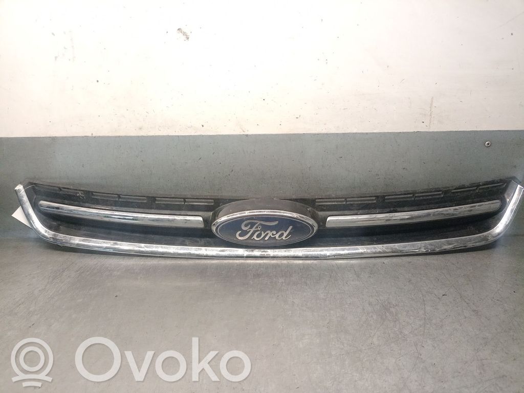 Ford Kuga II Etusäleikkö 