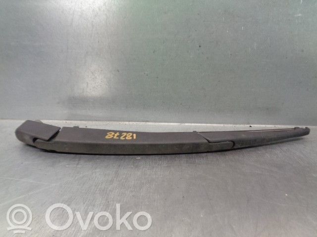 Alfa Romeo Mito Ramię wycieraczki szyby tylnej 