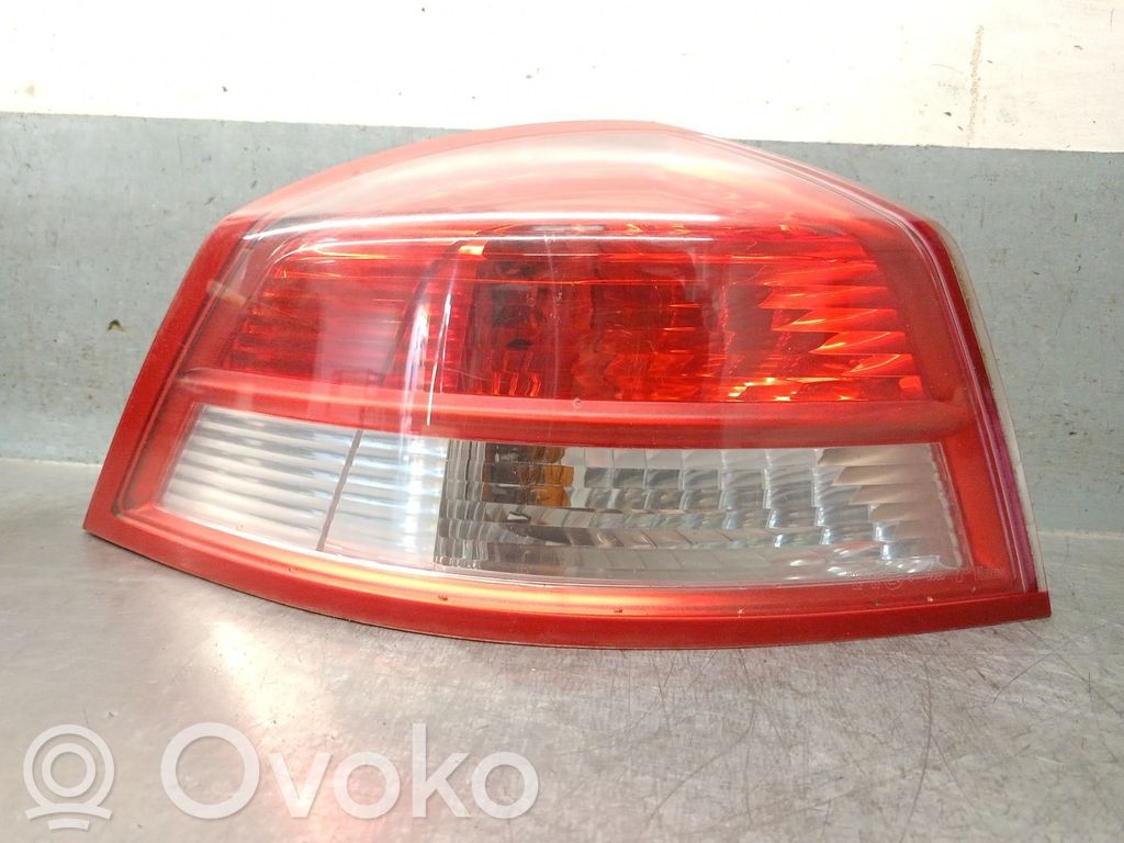 Renault Vel Satis Lampă spate în caroserie 