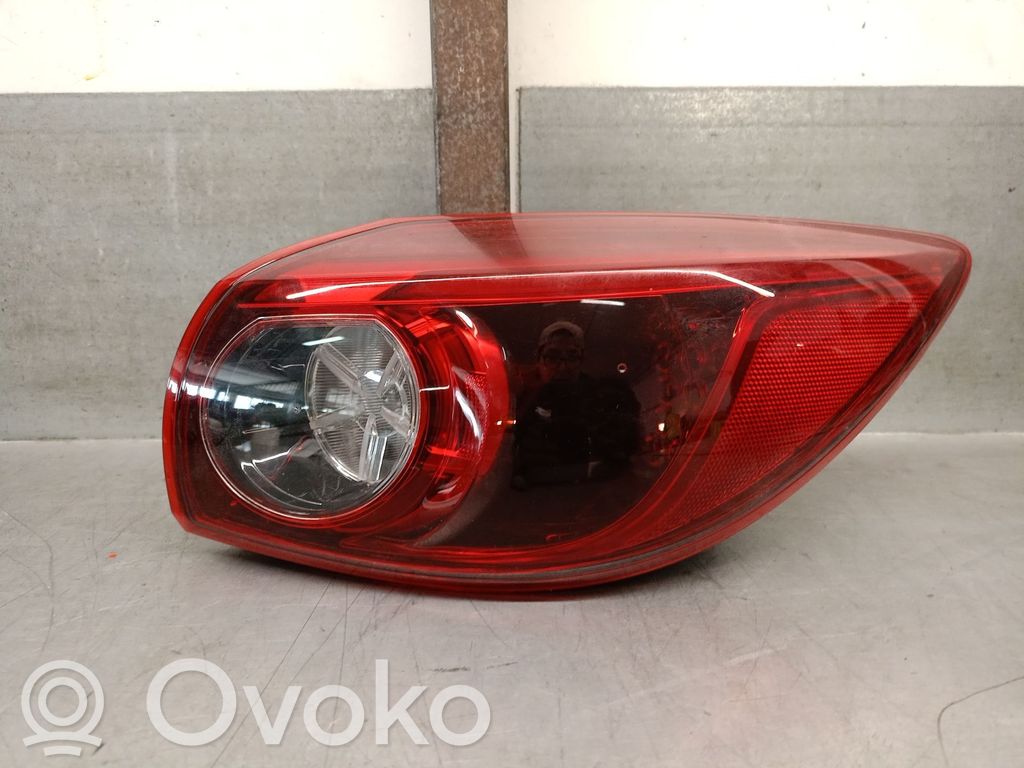 Mazda 3 III Aizmugurējais lukturis virsbūvē 