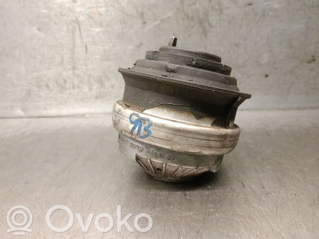 Mercedes-Benz C W202 Engine mount bracket 