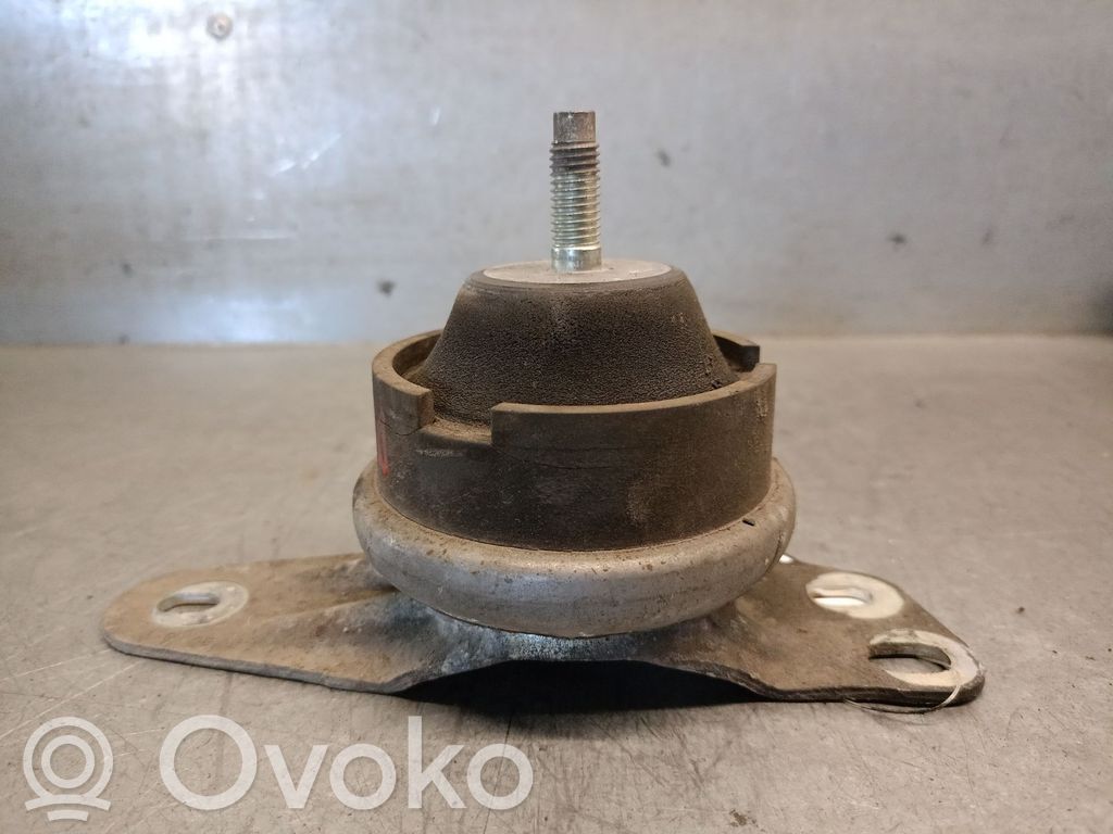 Peugeot Expert Engine mount bracket 