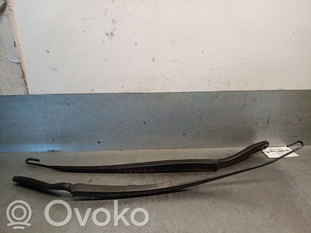 Citroen C8 Priekšējā loga tīrītāja kājiņa 