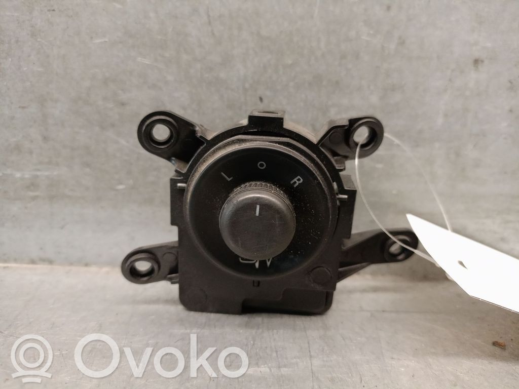 Chevrolet Orlando Wing mirror switch 