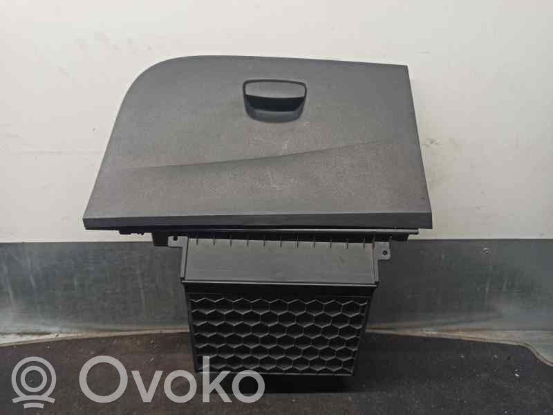 Seat Ibiza IV (6J,6P) Guantera