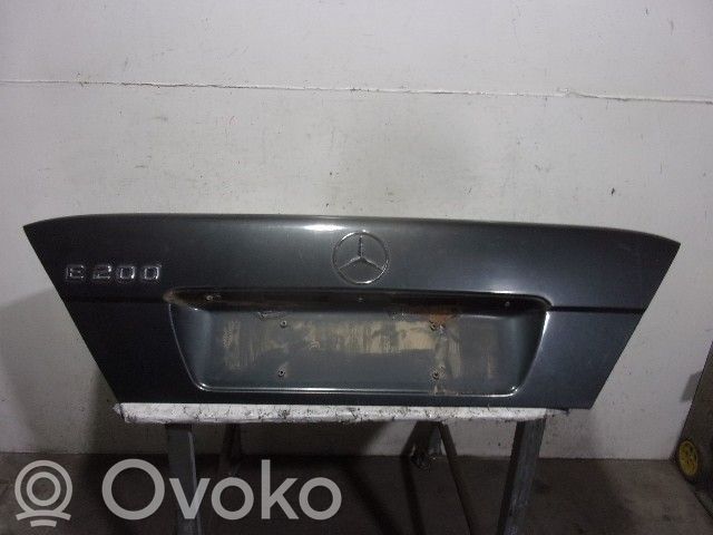 Mercedes-Benz E W124 Puerta del maletero/compartimento de carga 