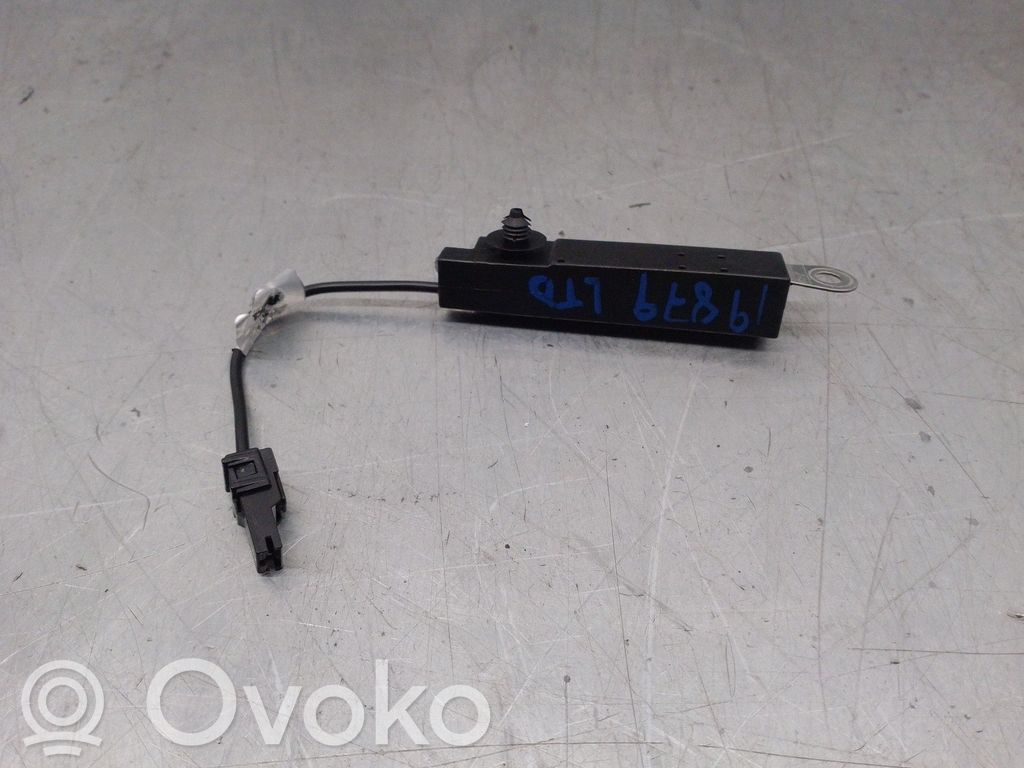 Mercedes-Benz GLK (X204) Antena de radio