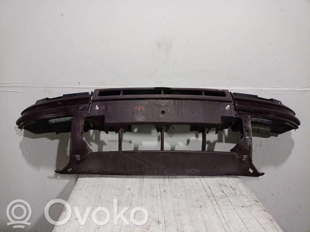 Renault Scenic I Parachoques delantero 