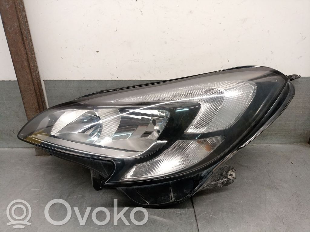 Opel Corsa E Headlight/headlamp 