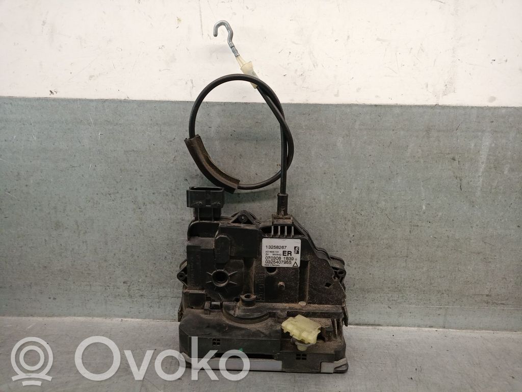 Opel Corsa D Serratura portiera posteriore 