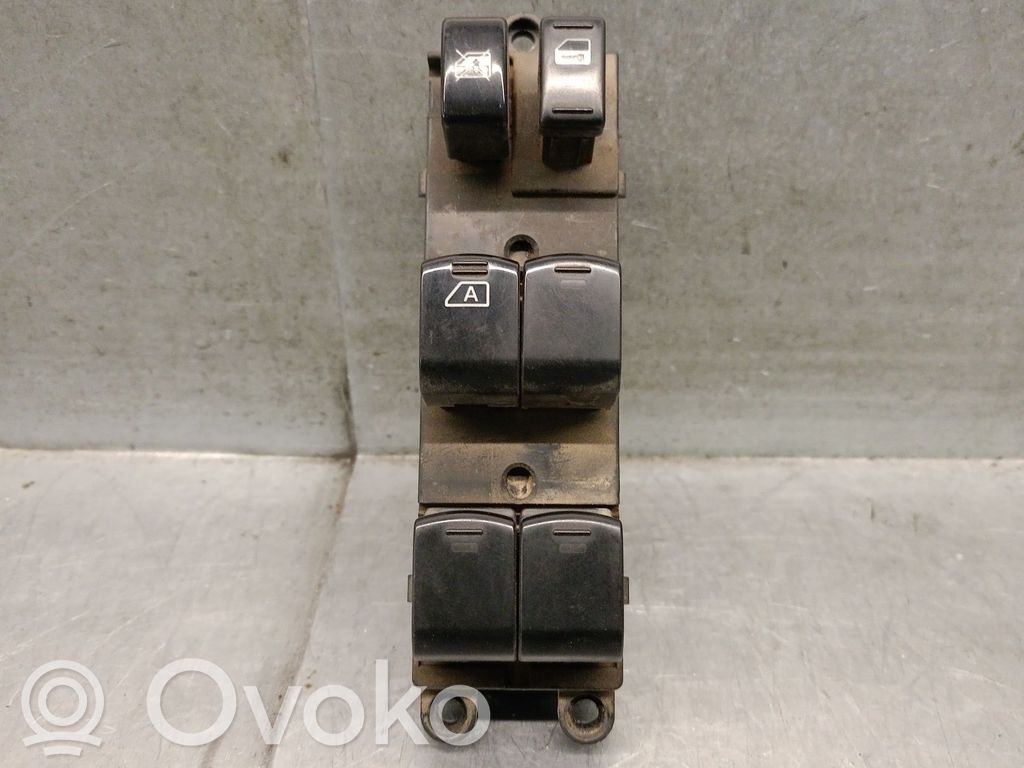 Subaru Forester SH Electric window control switch 
