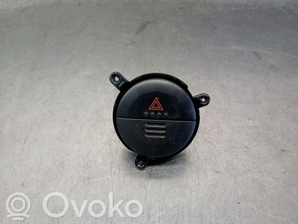 Nissan X-Trail T30 Comutator lumini pericol 